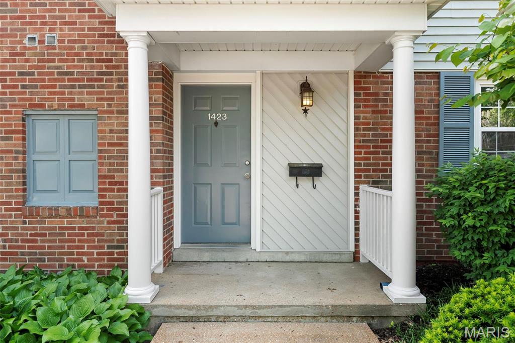 1423 Peacock Lane