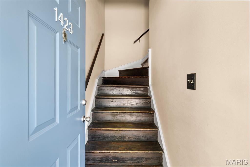 1423 Peacock Lane