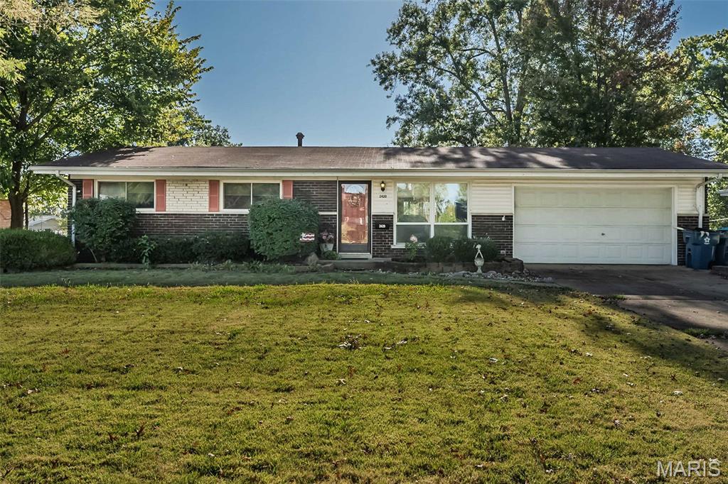 Photo of 2420 Canter Way, Overland, MO 63114 (MLS # 26065461)