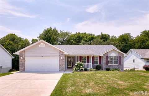 Tiny photo for 25 Spanish Oak Court, Troy, MO 63379 (MLS # 26048319)