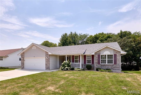 Photo of 25 Spanish Oak Court, Troy, MO 63379 (MLS # 26048319)