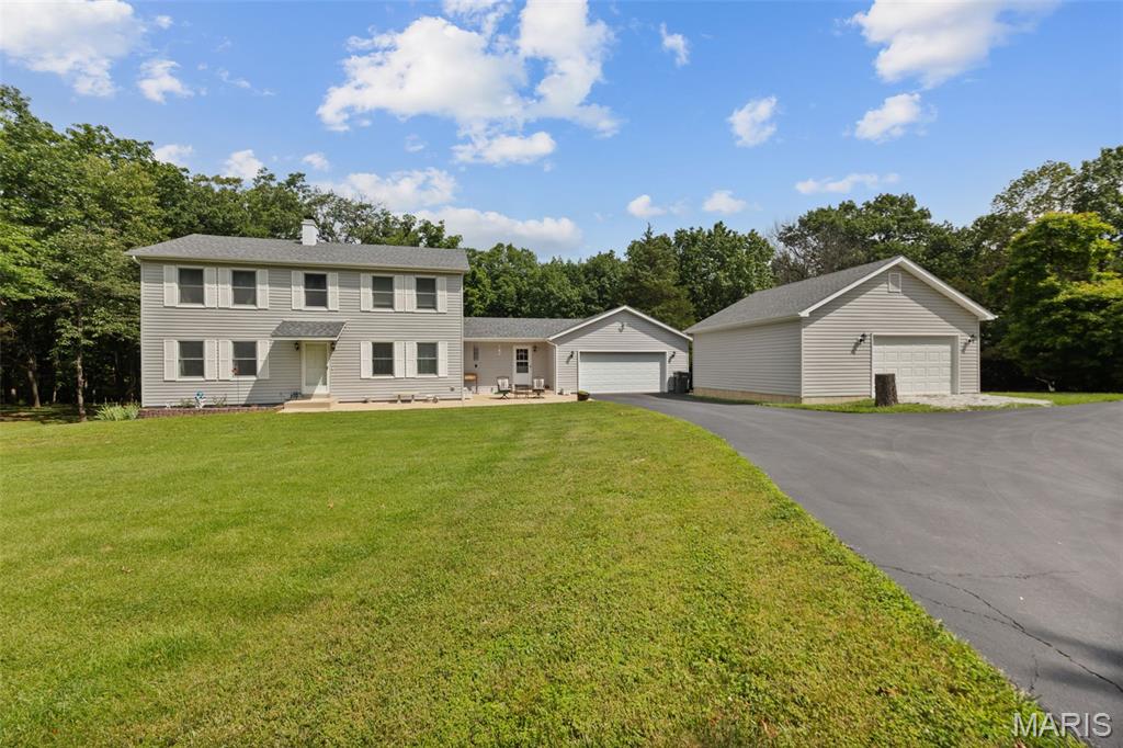 6235 Meadowlark Lane