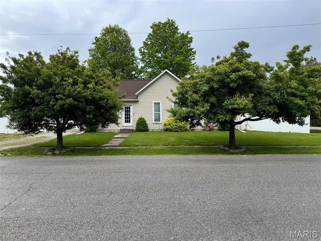 Photo of 267 Montgomery Street, Kahoka, MO 63445 (MLS # 26029535)