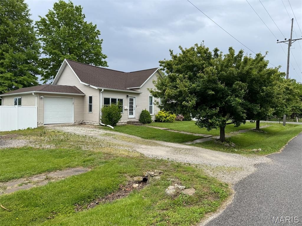 Photo of 267 Montgomery Street, Kahoka, MO 63445 (MLS # 26029535)