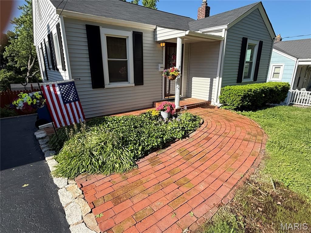 Photo of 9930 Carlyle Avenue, Overland, MO 63114 (MLS # 26026498)