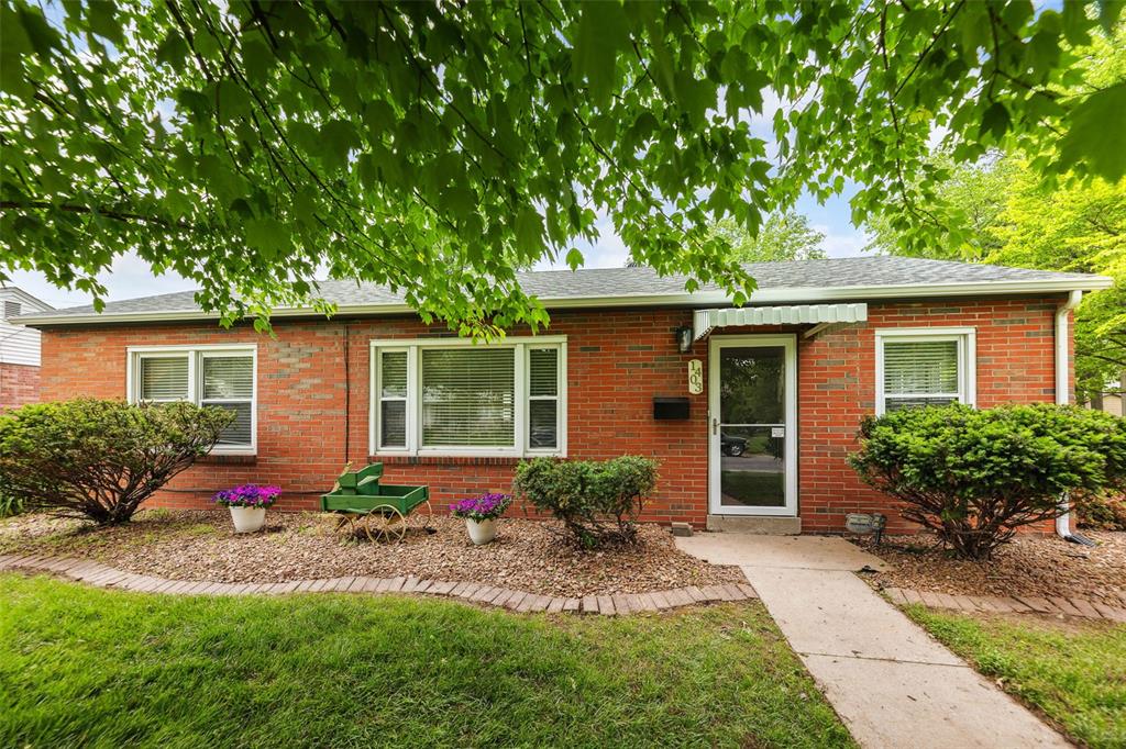 Edwardsville, Illinois 62025, United States, 3 Bedrooms Bedrooms, ,1 BathroomBathrooms,Residential,Pending,131581