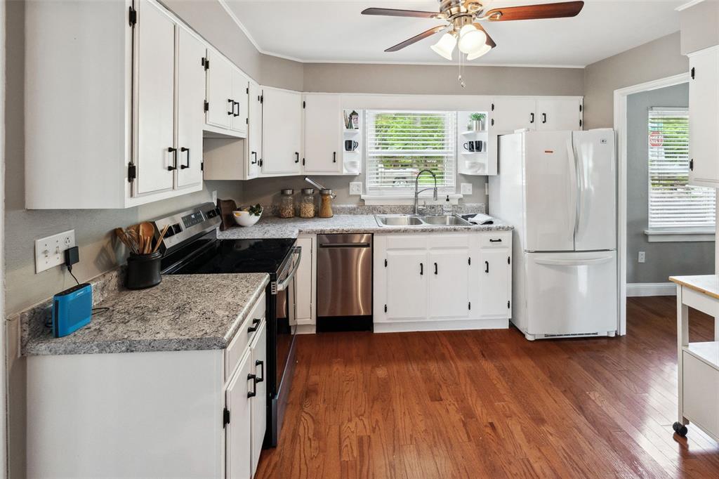 Edwardsville, Illinois 62025, United States, 3 Bedrooms Bedrooms, ,1 BathroomBathrooms,Residential,Pending,131581