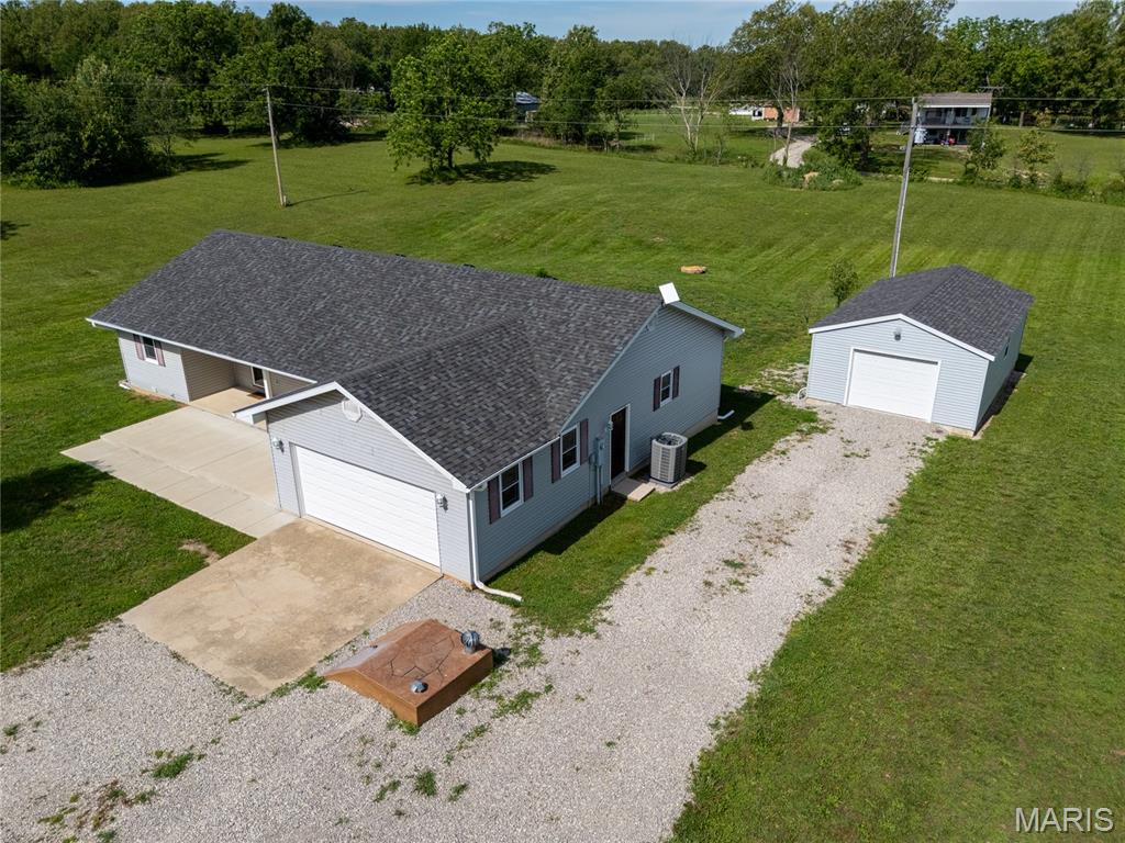 Photo 1 of 68 — 30421 Peach Blossom Lane, Lebanon, MO 65536