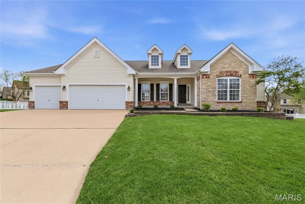 Photo of 18 Bayberry Meadows Court, OFallon, MO 63366 (MLS # 26013102)