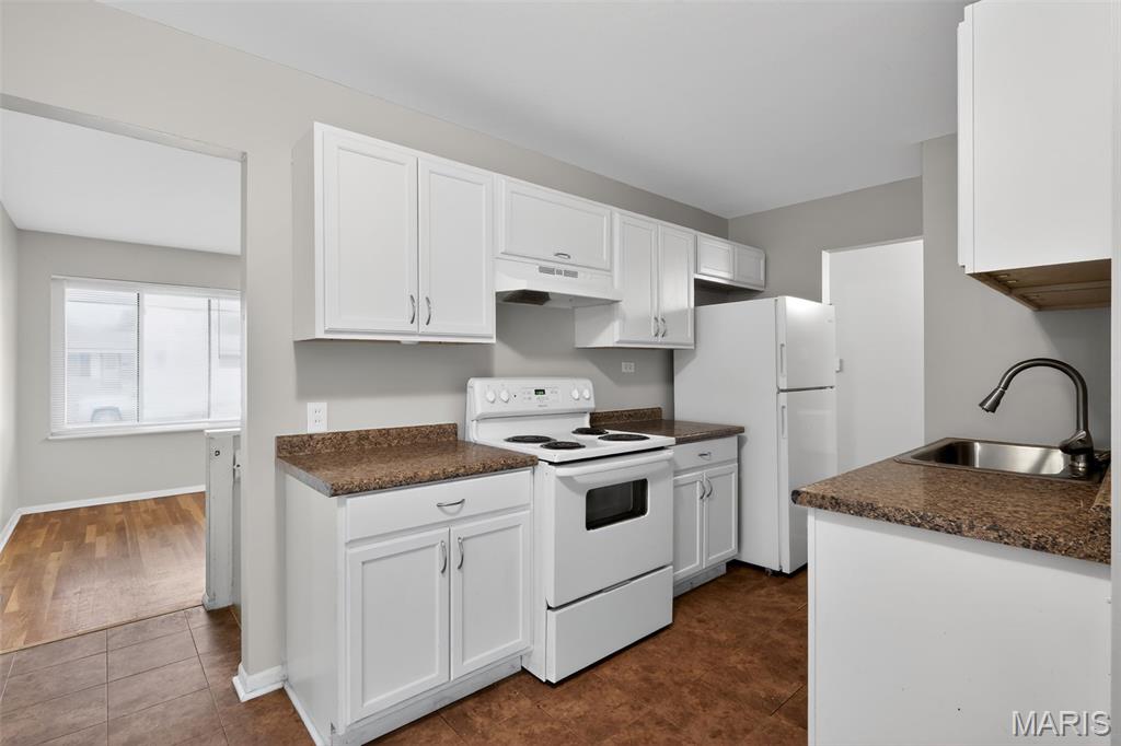 Hathaway Manor 8 - Residential