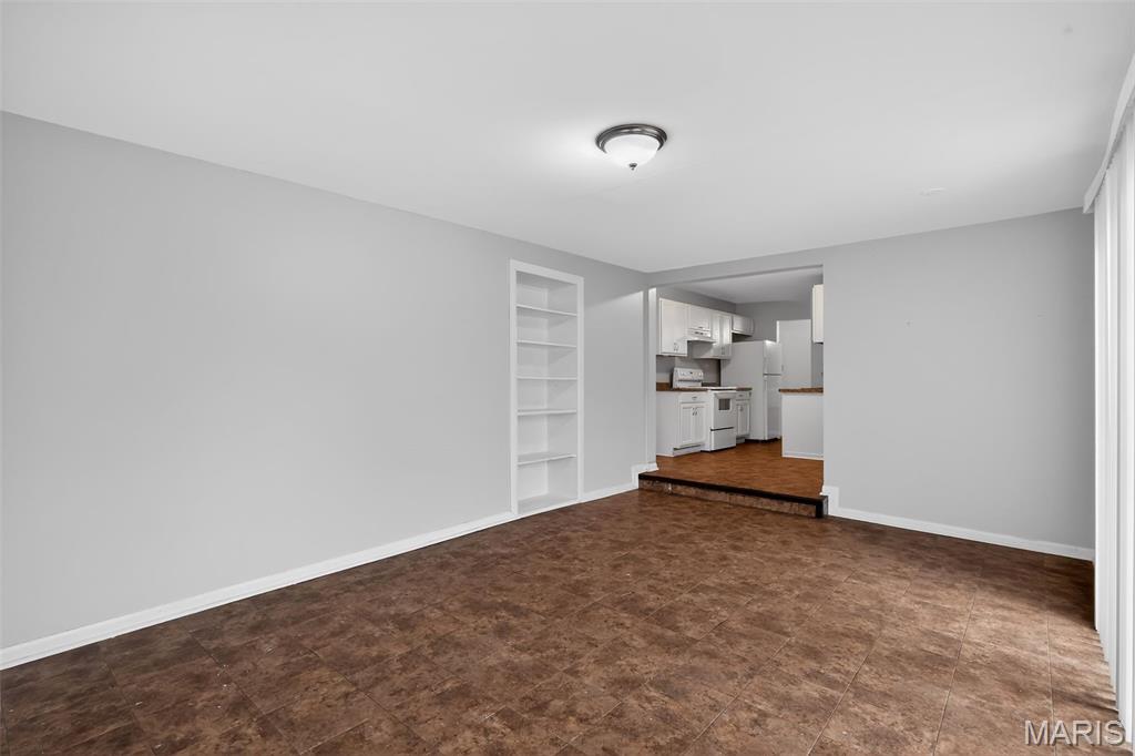 Hathaway Manor 8 - Residential