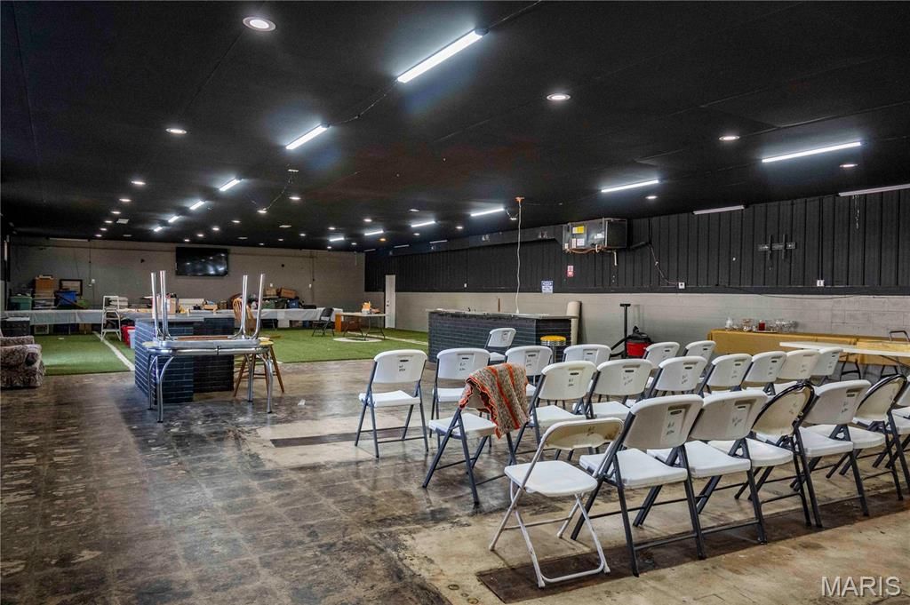 Photo of 405 S 3rd Street, Louisiana, MO 63353 (MLS # 26024219)