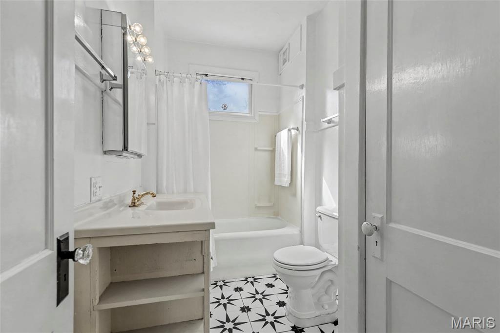 Avondale Blk 13 Lt 3 & Lt Pt 4 Bdy Adj - Residential