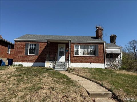 Photo of 6911 Willow Wood Drive, St Louis, MO 63121 (MLS # 26021997)