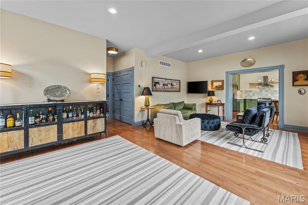 3559 Halliday Avenue 102