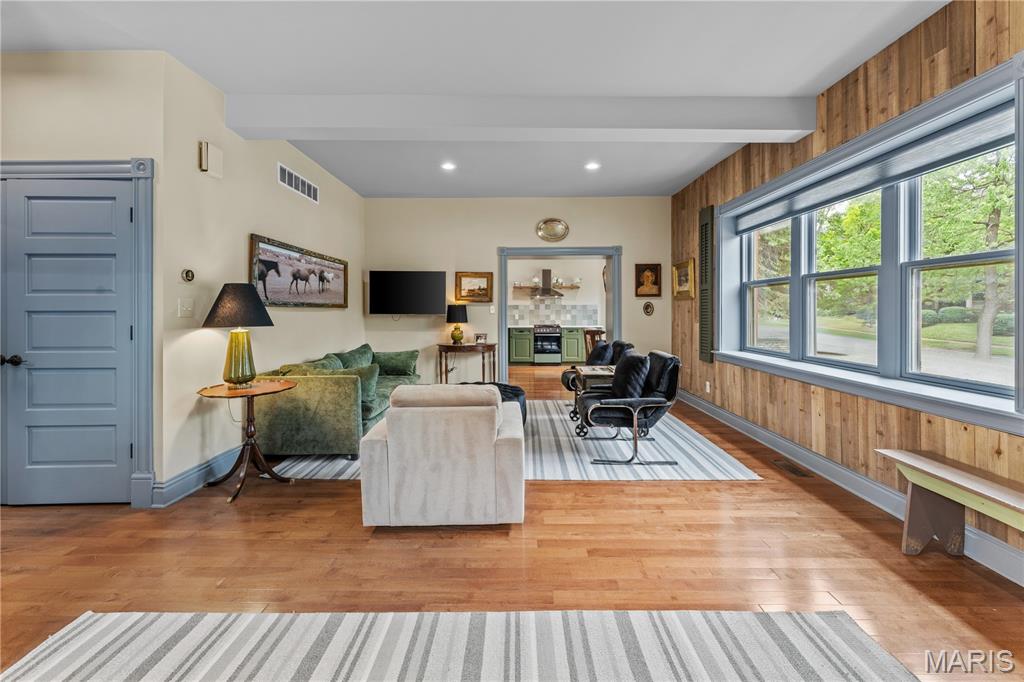 3559 Halliday Avenue 102