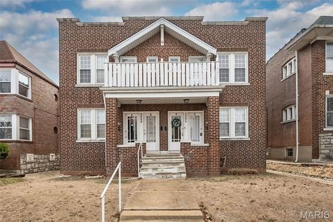 Photo of 4964 Pernod Avenue #A, St Louis, MO 63139 (MLS # 26000006)