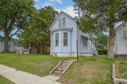 Photo of 1010 S Church Street, Belleville, IL 62220 (MLS # 26031535)