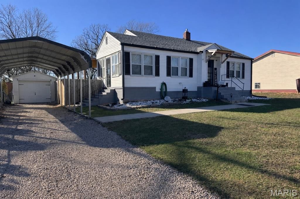 Photo of 103 N Country Lane, Desloge, MO 63601 (MLS # 26013244)