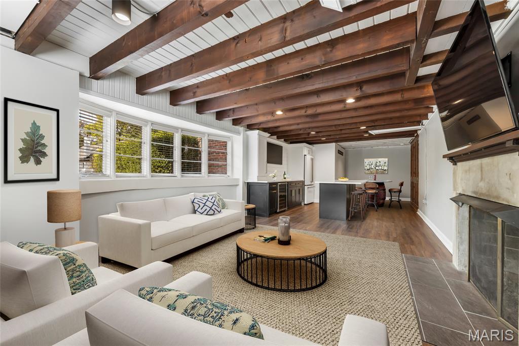 Kirkwood, Missouri 63122, United States, 3 Bedrooms Bedrooms, ,3 BathroomsBathrooms,Residential,Coming Soon,224123