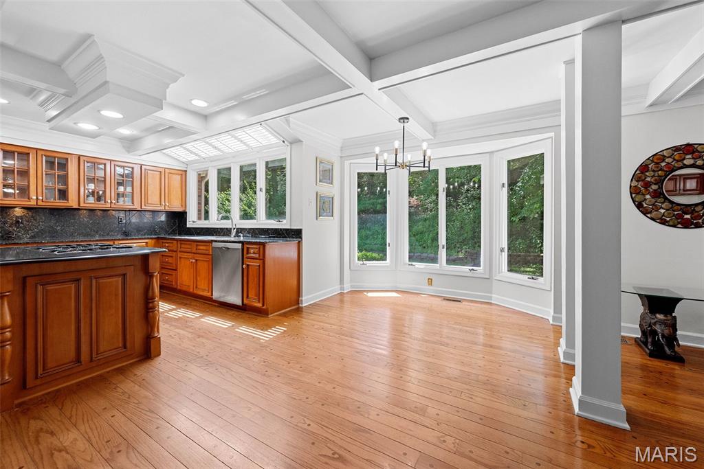 Chesterfield, Missouri 63005, United States, 5 Bedrooms Bedrooms, ,4 BathroomsBathrooms,Residential,Active,116238