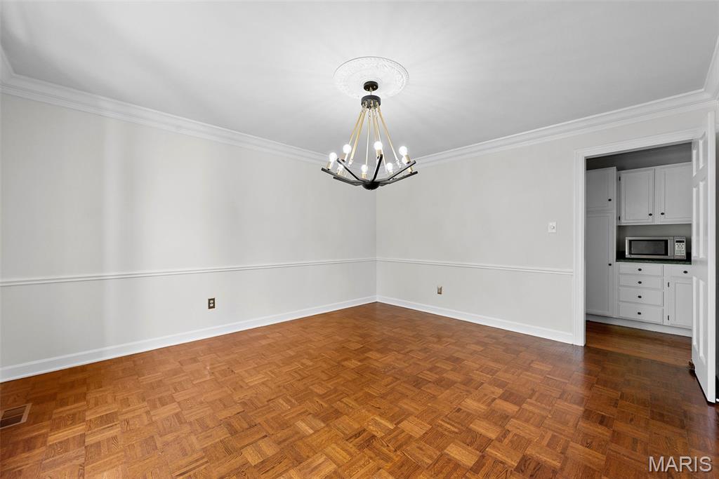 Chesterfield, Missouri 63005, United States, 5 Bedrooms Bedrooms, ,4 BathroomsBathrooms,Residential,Active,116238