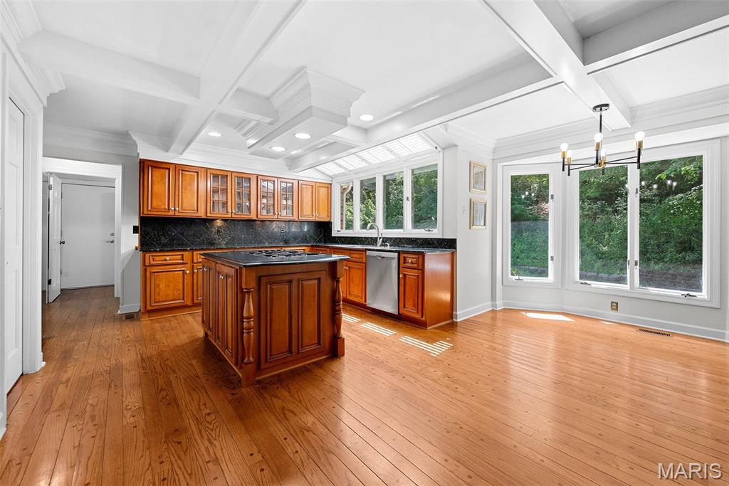 Chesterfield, Missouri 63005, United States, 5 Bedrooms Bedrooms, ,4 BathroomsBathrooms,Residential,Active,116238