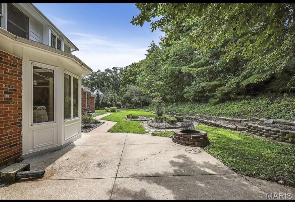 Chesterfield, Missouri 63005, United States, 5 Bedrooms Bedrooms, ,4 BathroomsBathrooms,Residential,Active,116238