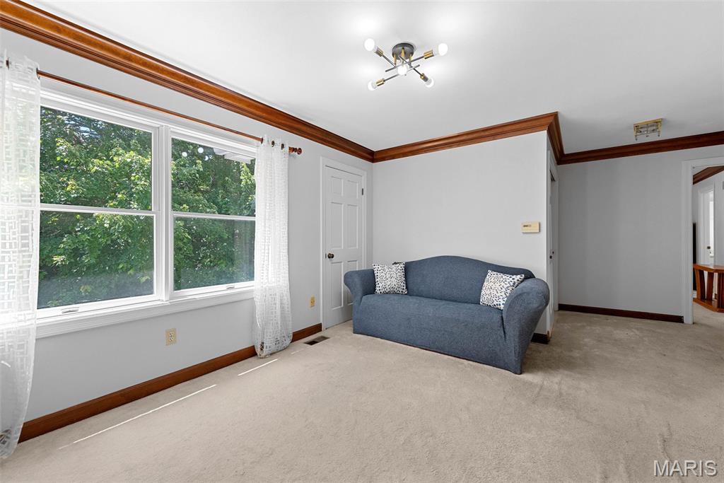 Chesterfield, Missouri 63005, United States, 5 Bedrooms Bedrooms, ,4 BathroomsBathrooms,Residential,Active,116238