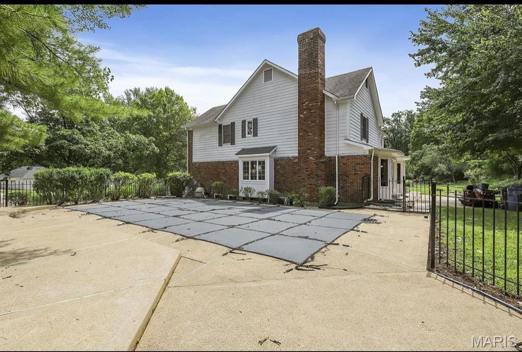 Chesterfield, Missouri 63005, United States, 5 Bedrooms Bedrooms, ,4 BathroomsBathrooms,Residential,Active,116238