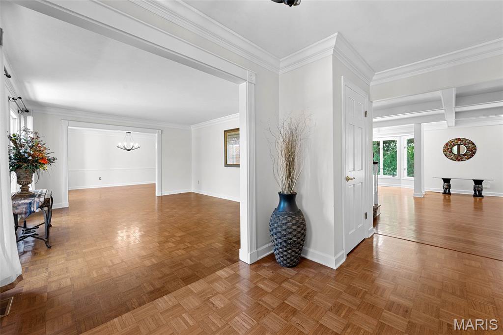 Chesterfield, Missouri 63005, United States, 5 Bedrooms Bedrooms, ,4 BathroomsBathrooms,Residential,Active,116238