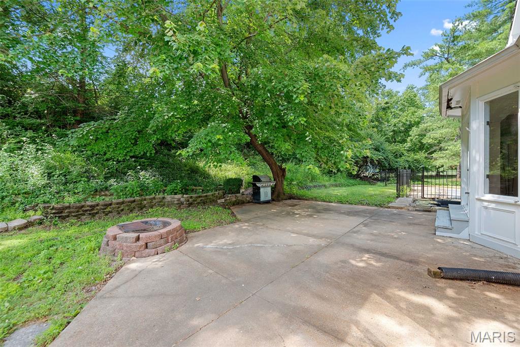 Chesterfield, Missouri 63005, United States, 5 Bedrooms Bedrooms, ,4 BathroomsBathrooms,Residential,Active,116238