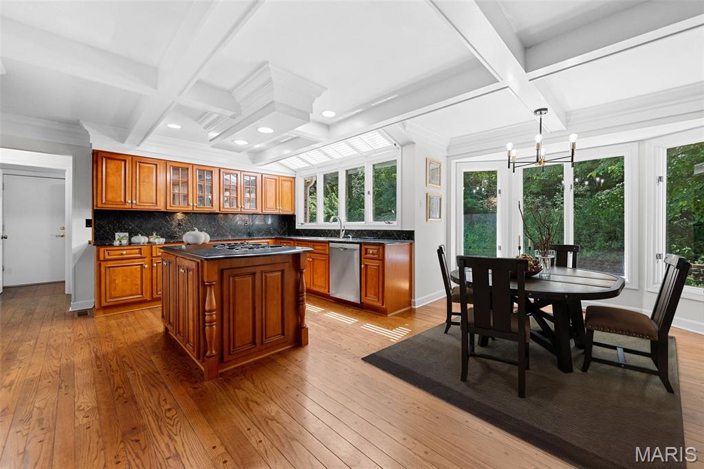 Chesterfield, Missouri 63005, United States, 5 Bedrooms Bedrooms, ,4 BathroomsBathrooms,Residential,Active,116238