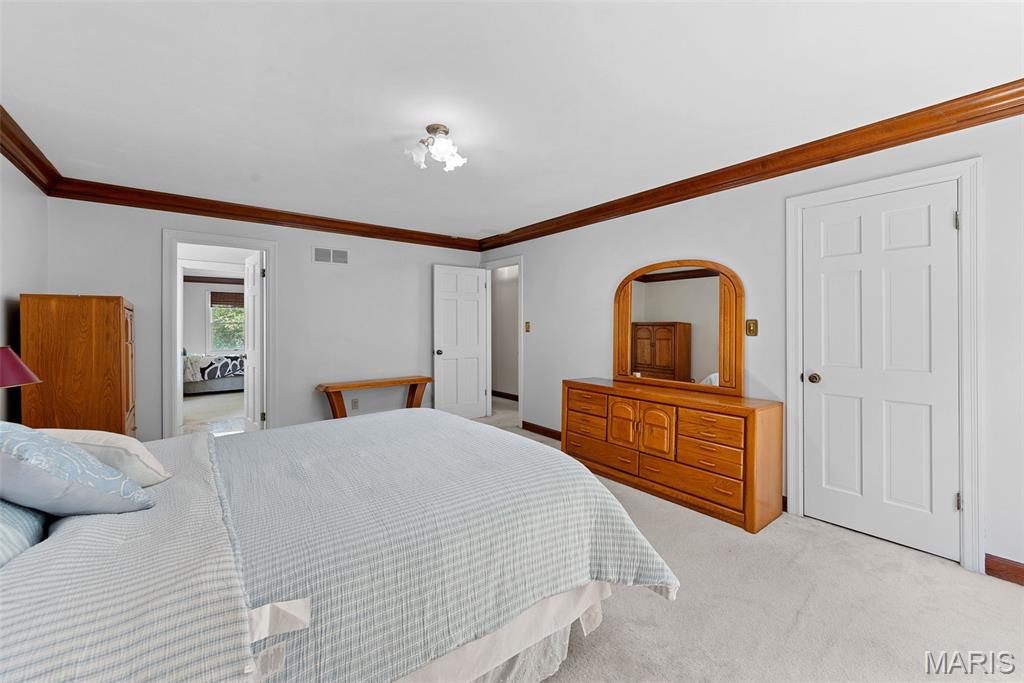 Chesterfield, Missouri 63005, United States, 5 Bedrooms Bedrooms, ,4 BathroomsBathrooms,Residential,Active,116238