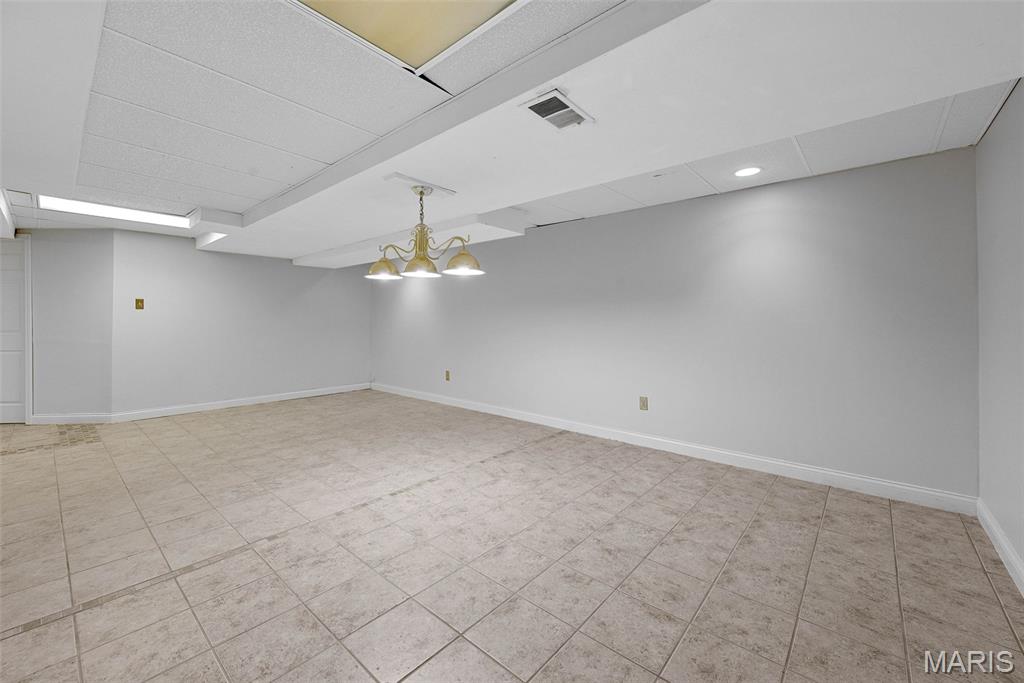 Chesterfield, Missouri 63005, United States, 5 Bedrooms Bedrooms, ,4 BathroomsBathrooms,Residential,Active,116238