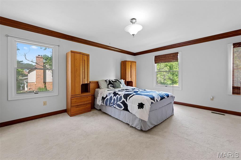 Chesterfield, Missouri 63005, United States, 5 Bedrooms Bedrooms, ,4 BathroomsBathrooms,Residential,Active,116238