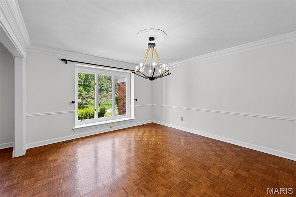 Chesterfield, Missouri 63005, United States, 5 Bedrooms Bedrooms, ,4 BathroomsBathrooms,Residential,Active,116238