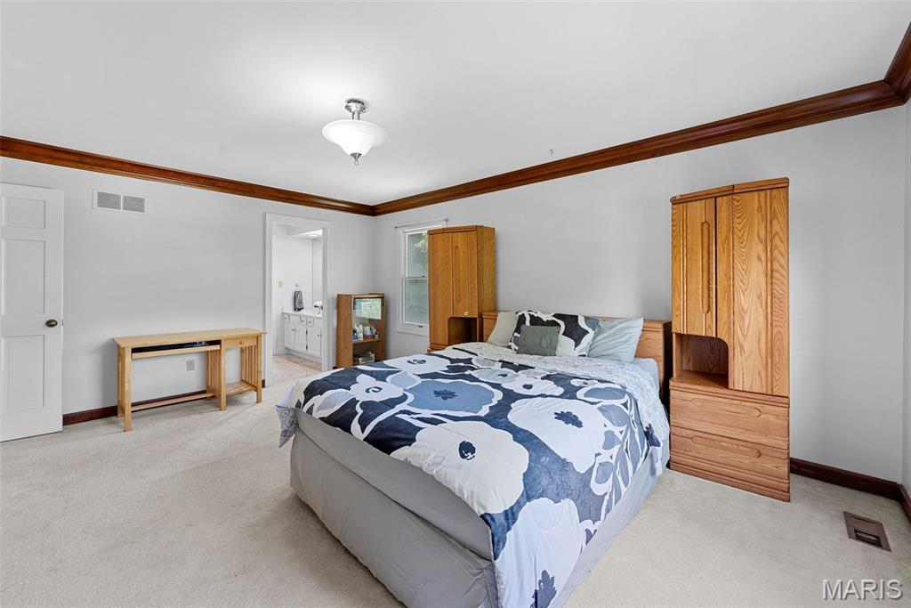 Chesterfield, Missouri 63005, United States, 5 Bedrooms Bedrooms, ,4 BathroomsBathrooms,Residential,Active,116238