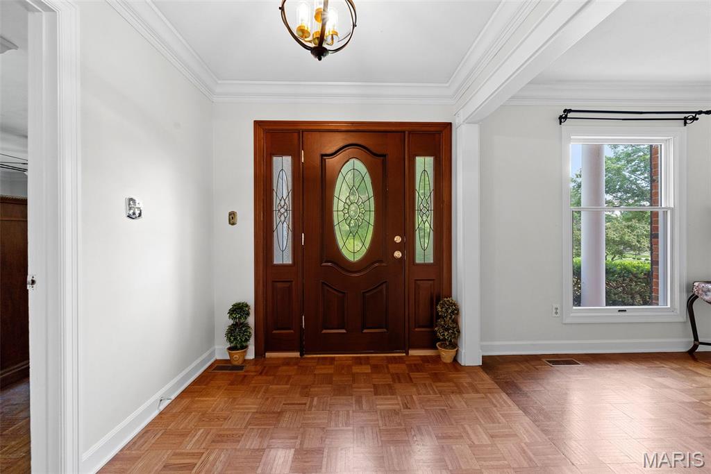 Chesterfield, Missouri 63005, United States, 5 Bedrooms Bedrooms, ,4 BathroomsBathrooms,Residential,Active,116238