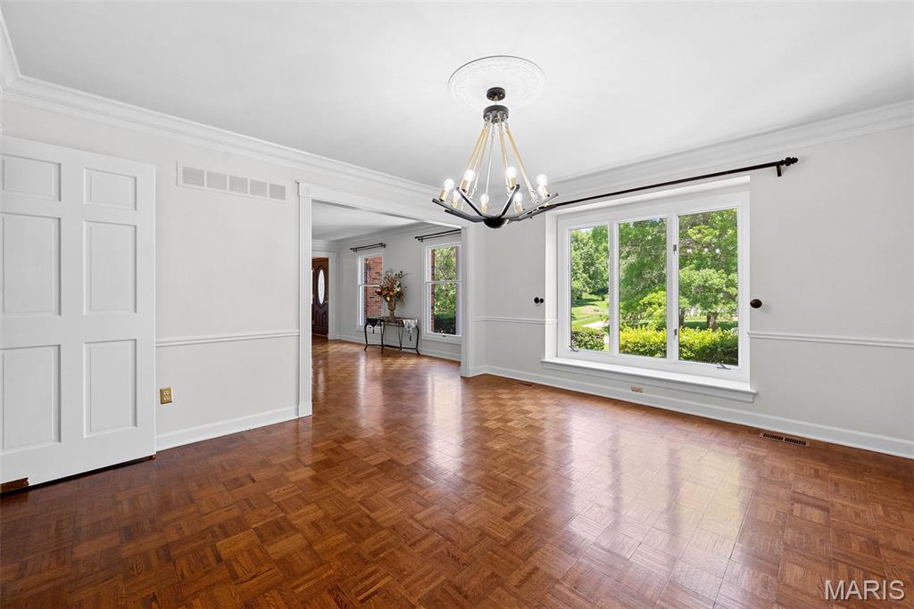 Chesterfield, Missouri 63005, United States, 5 Bedrooms Bedrooms, ,4 BathroomsBathrooms,Residential,Active,116238