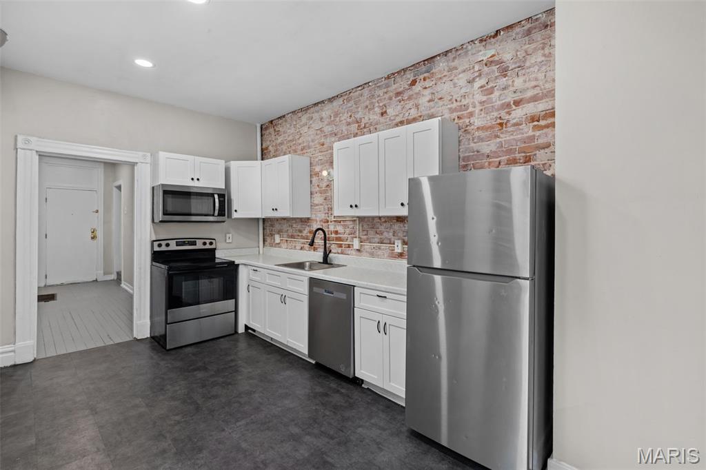 St Louis Commons Add - Residential Income