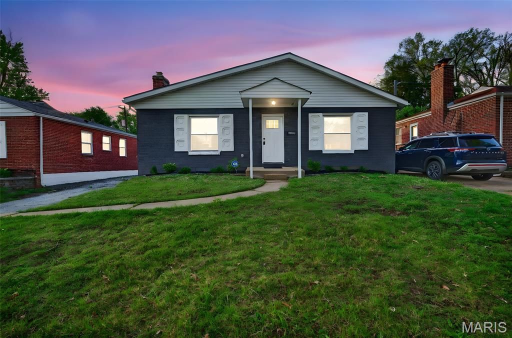 Photo of 1008 Groby Road, University City, MO 63130 (MLS # 26023273)