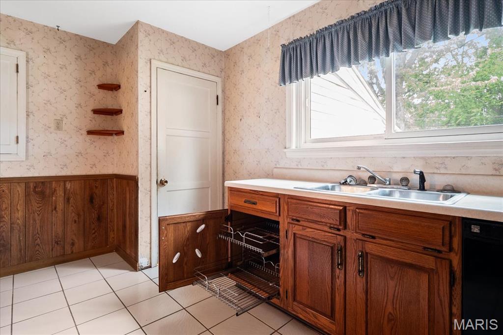 St Ann, Missouri 63074, United States, 3 Bedrooms Bedrooms, ,1 BathroomBathrooms,Residential,Coming Soon,148025