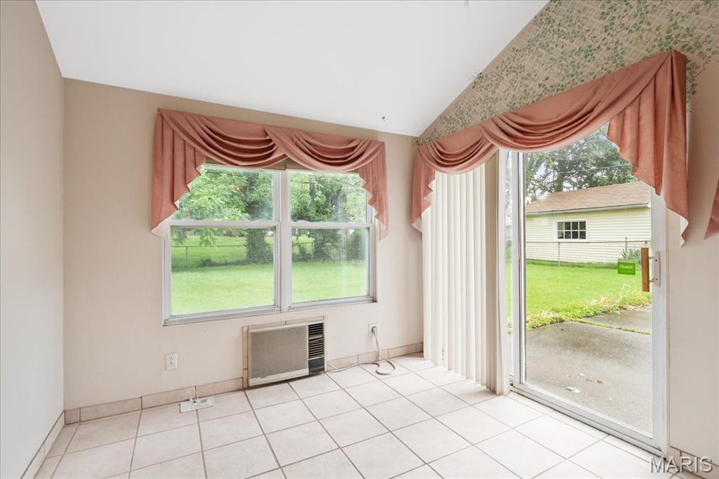 St Ann, Missouri 63074, United States, 3 Bedrooms Bedrooms, ,1 BathroomBathrooms,Residential,Coming Soon,148025