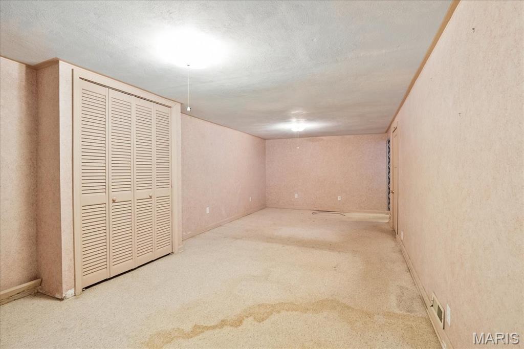 St Ann, Missouri 63074, United States, 3 Bedrooms Bedrooms, ,1 BathroomBathrooms,Residential,Coming Soon,148025