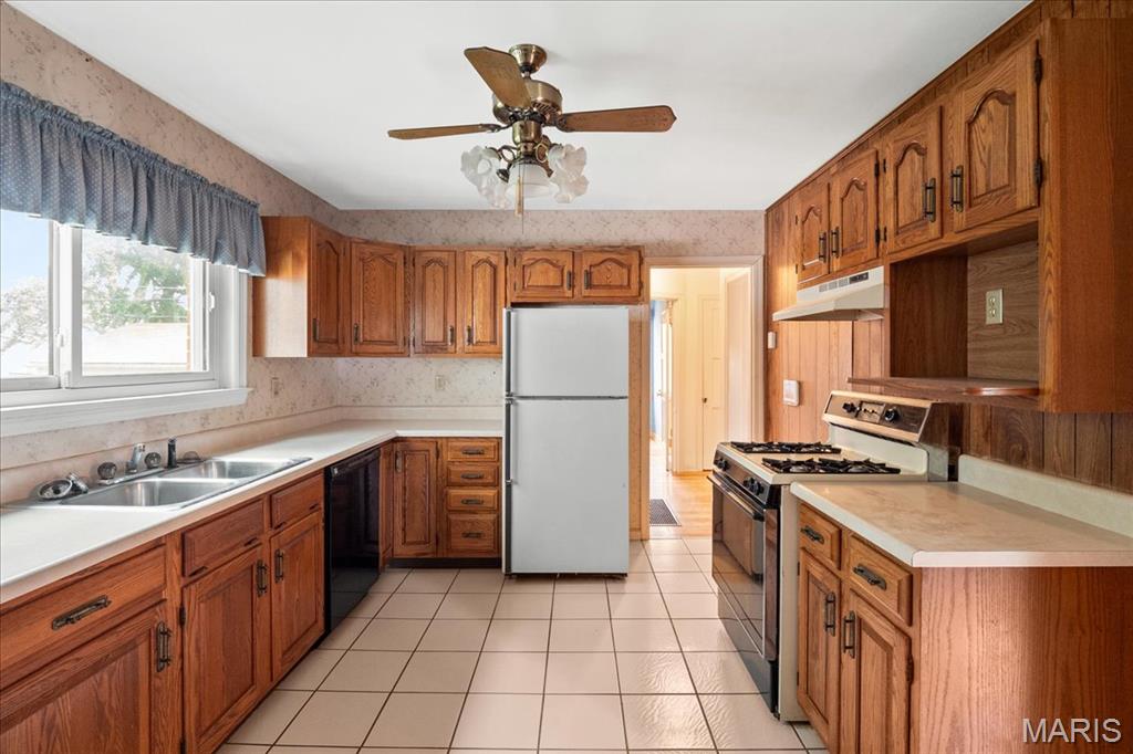 St Ann, Missouri 63074, United States, 3 Bedrooms Bedrooms, ,1 BathroomBathrooms,Residential,Coming Soon,148025