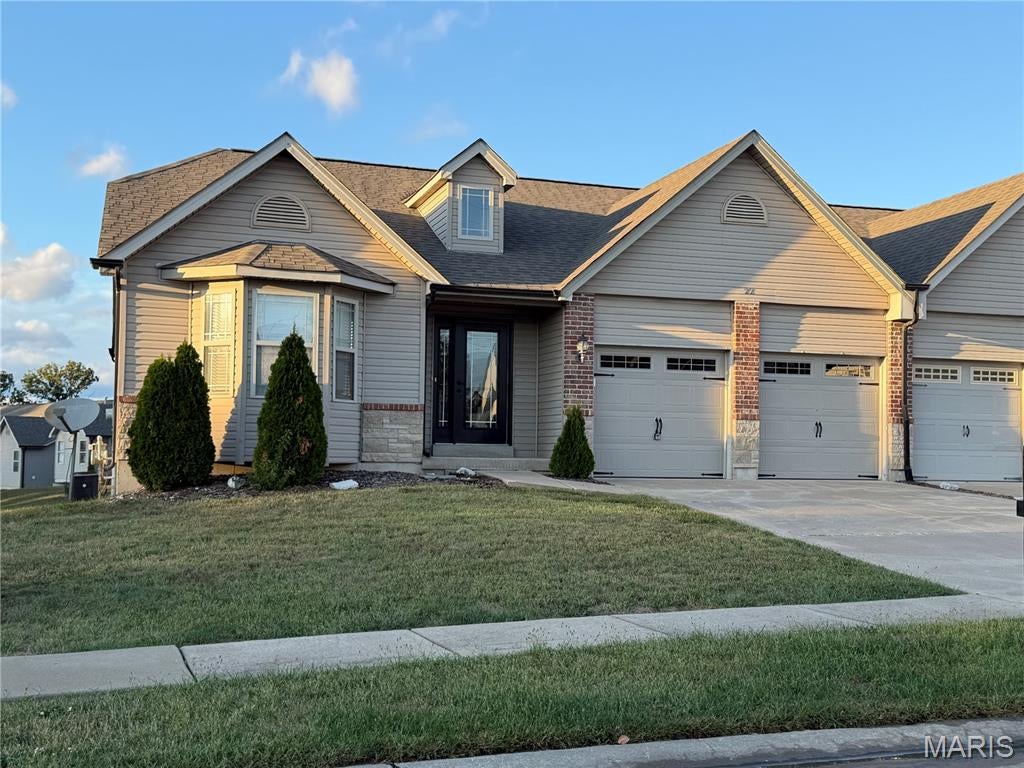 Photo of 22 Ivy Brook Court, Wentzville, MO 63385 (MLS # 26067848)