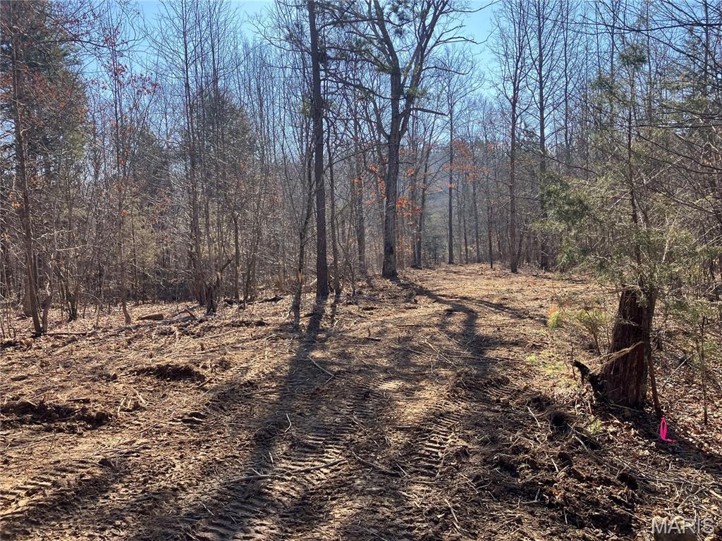 Cherokee Pass - Land