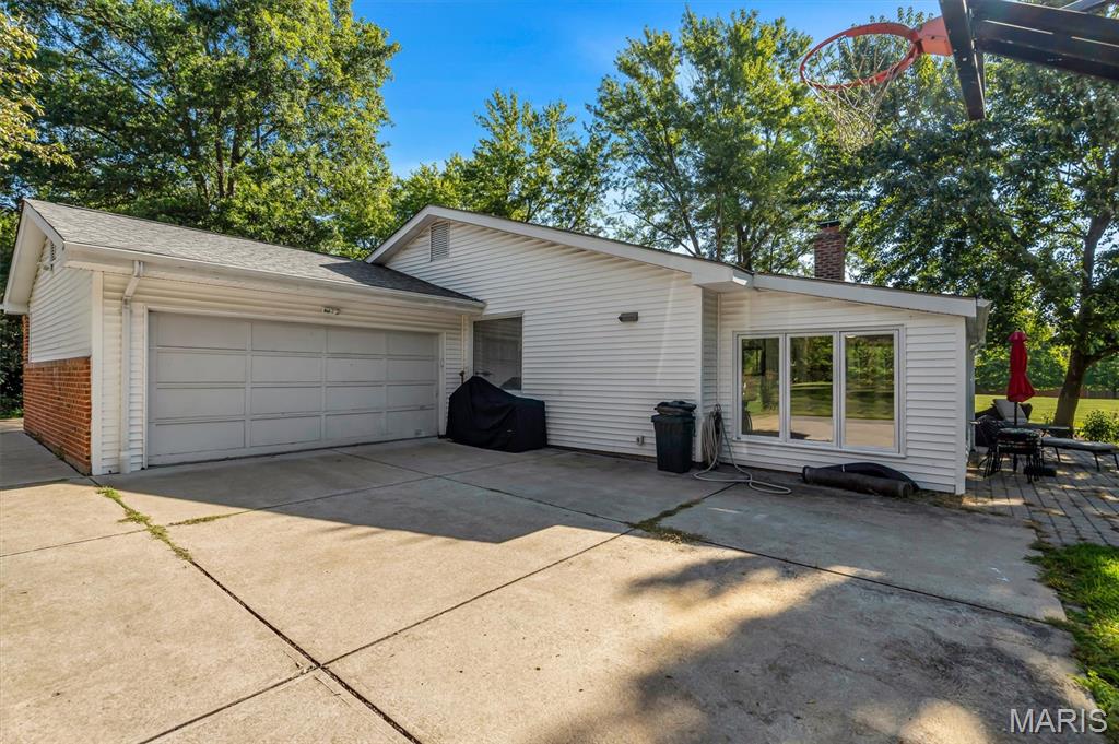 108 Country Creek Court