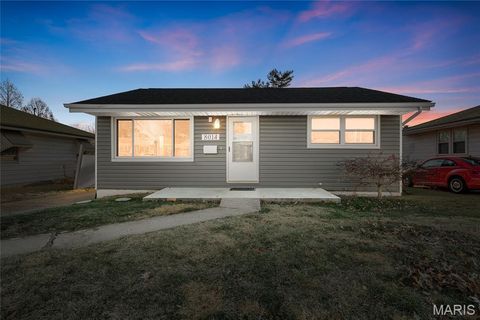 Photo of 8014 Morgan Ford Road, St Louis, MO 63123 (MLS # 25077605)